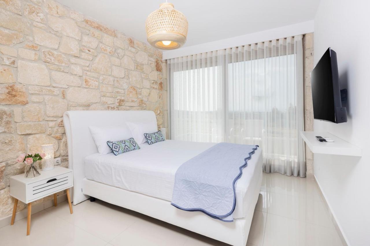 Anna Mare Luxury Apartments Afytos Ngoại thất bức ảnh