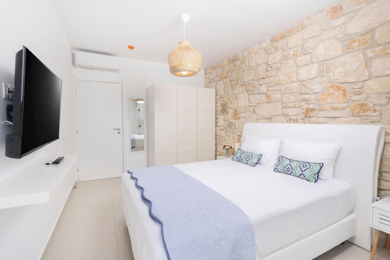 Anna Mare Luxury Apartments Afytos Ngoại thất bức ảnh