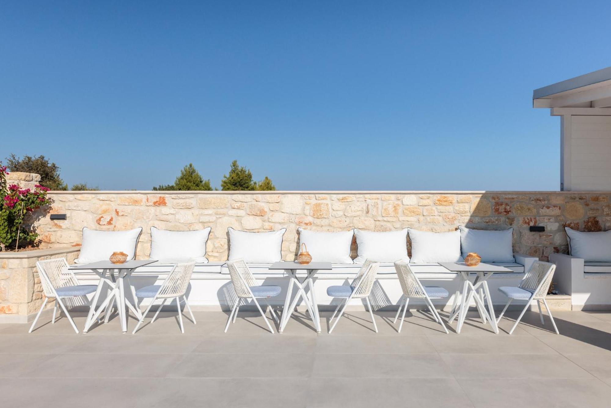 Anna Mare Luxury Apartments Afytos Ngoại thất bức ảnh