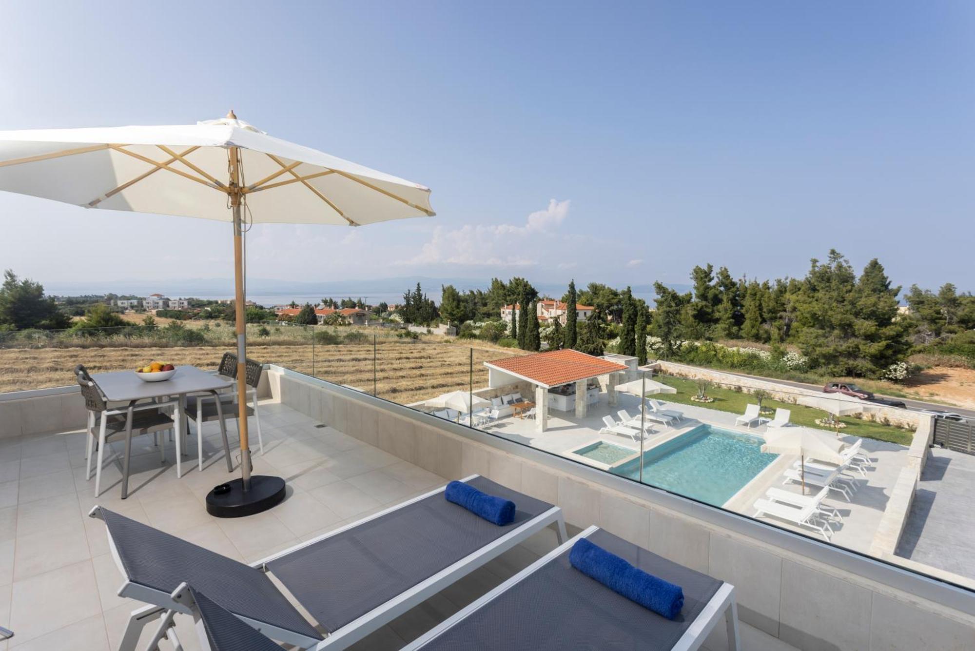 Anna Mare Luxury Apartments Afytos Ngoại thất bức ảnh